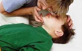 Что собой представляет обморок и по каким причинам он возникает?