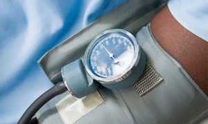 Артериальное давление с показателями 100/60 и 100/50