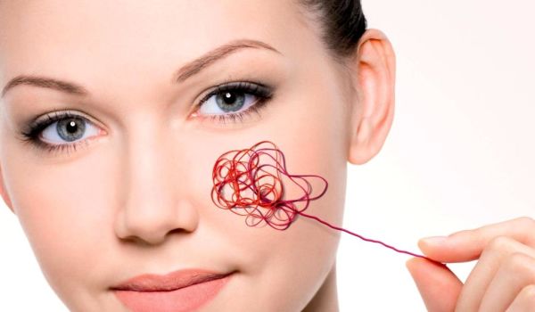 Красные угри на лице: причины и лечение