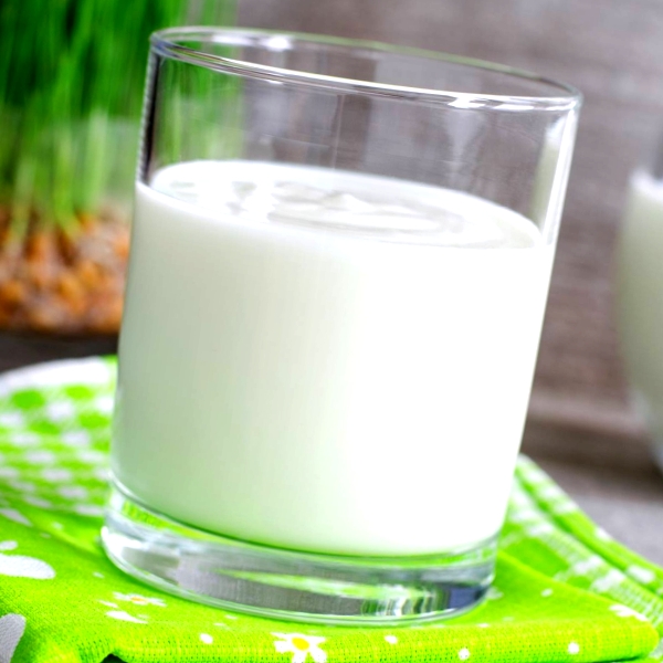 Кефир в стакане