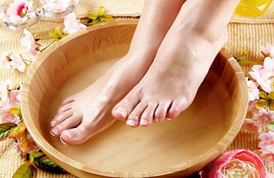 Ноги в тазике