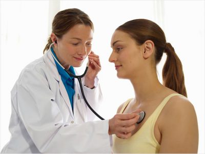 Слушает сердце