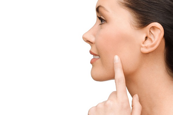 Щеки девушки которая вылечила акне