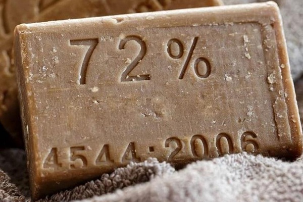 Полезное при прыщах на лице хозяйственное мыло