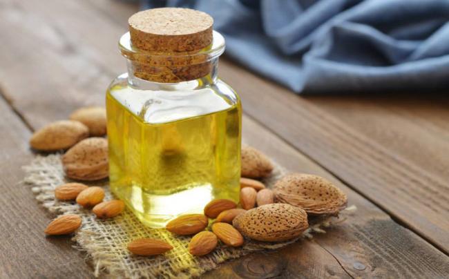 Миндальное масло для густых ресниц и бровей