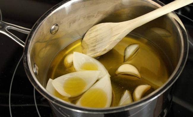 Молоко с луком: проверенный рецепт от кашля