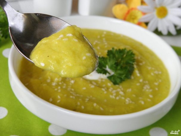 Суп-пюре с кабачком и яблоком
