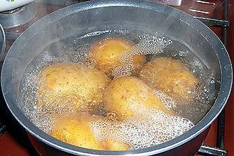 Все варианты компрессов из картошки от кашля