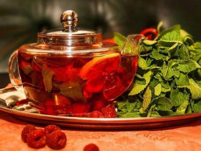 Малина при кашле (показания и противопоказания)