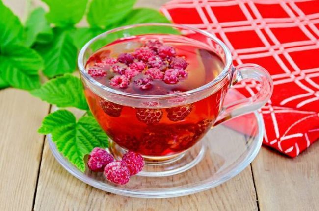 Малина при кашле (показания и противопоказания)