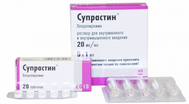 Красное пятно под глазом шелушится