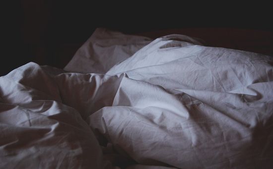 Как часто нужно менять постельное белье? постельные комплекты